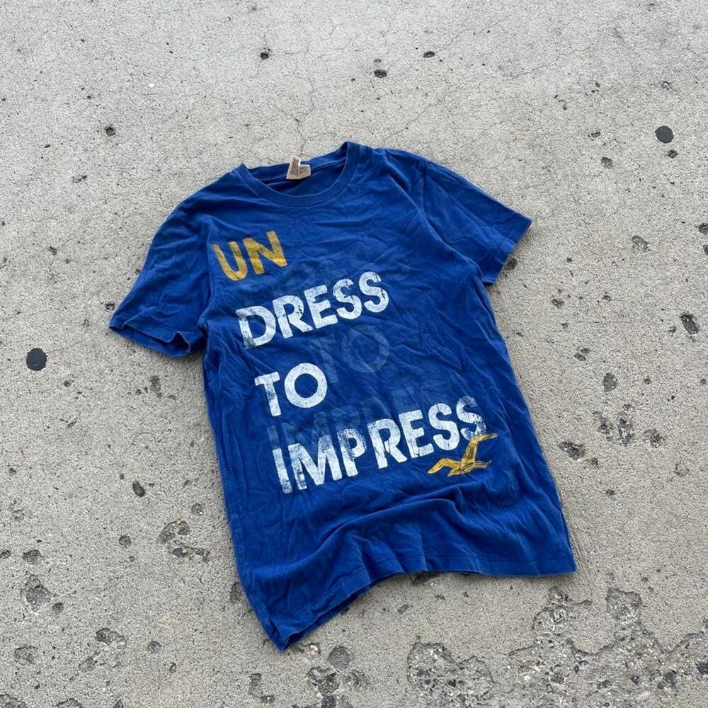 Vintage Hollister "Undress to Impress" Funny Y2K Graphic Tee Shirt